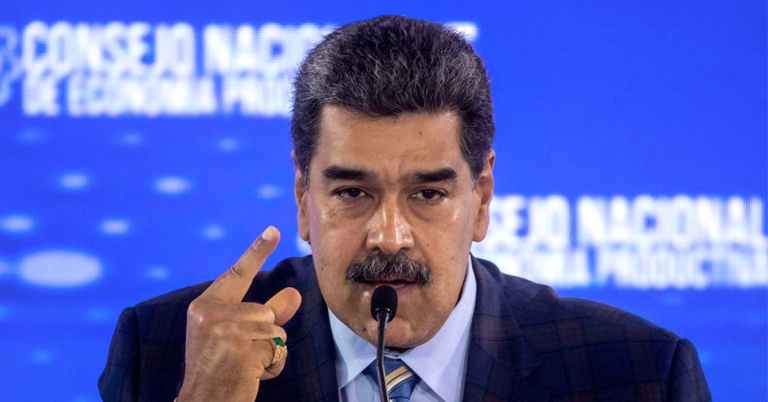 Maduro acusa de clasismo a personas que dan clases