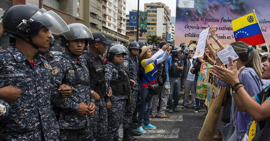 Gobierno detiene señor que sabía diferenciar un diptongo de un hiato