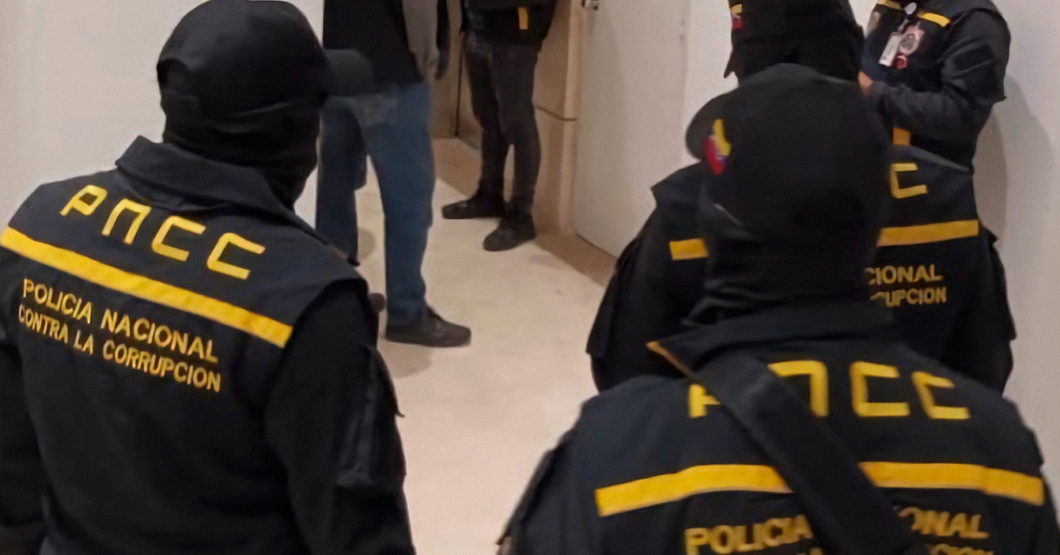Desmantelan red de corrupción en oficina anticorrupción