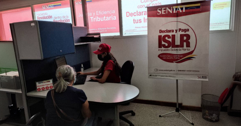 Empleados públicos se enteran que tienen horario laboral