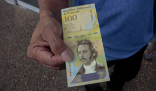 Fuerte devaluación obliga al BCV a lanzar billete de Bolívar de Roque Valero