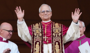 Venezolanos oficialmente han visto más Papas que presidentes