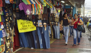 Tienda vende producto en $20.000, un riñón y un ojo de la cara si pagas en bolívares o $20 si pagas en dólares