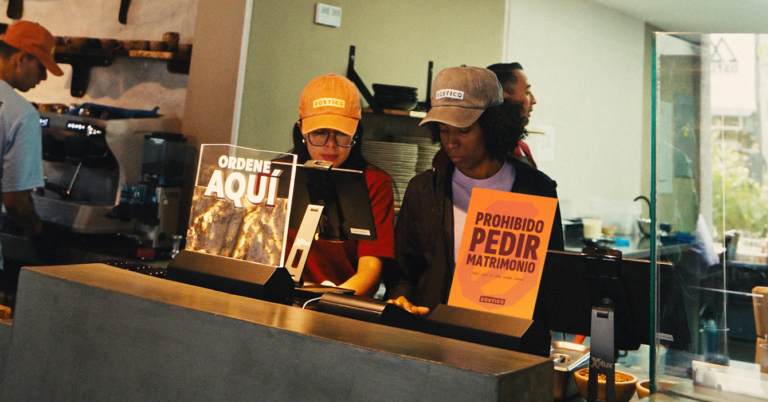 El Restaurante Róstico prohíbe pedidas de matrimonio<br>porque ahí solo se va a comer rico