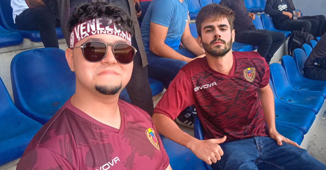 Venezolano que sufre ansiedad por el dólar, servicios e inflación, listo para sufrir hoy por la vinotinto