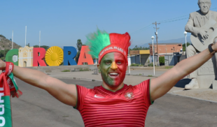 Joven que se enteró ayer de que existía una Nations League celebra que su equipo ganó
