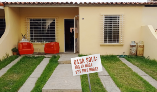 Situación económica obliga mamá que decía “esta casa no es hotel” a cobrar por dejar la casa sola