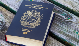 SAIME estrena pasaporte XXL para que quepan todas las visas