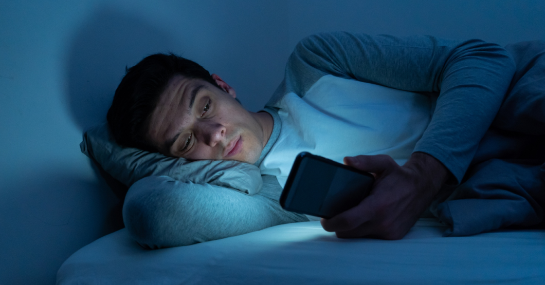 Joven que le da pereza poner película que dura dos horas igual la ve en Tiktok en 47 partes