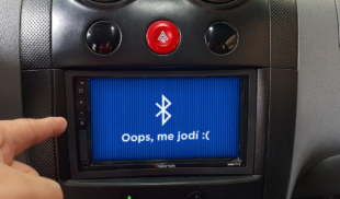 Emisora de radio logra récord de audiencia gracias a joven que se le dañó el bluetooth del carro