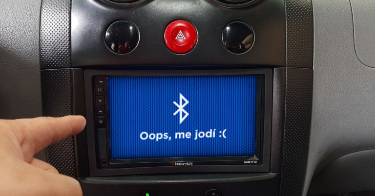 Emisora de radio logra récord de audiencia gracias a joven que se le dañó el bluetooth del carro