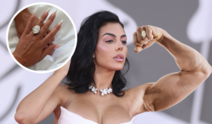 Georgina luce su nuevo bicep de 50cm gracias al anillo de compromiso de Cristiano