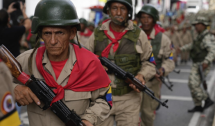 Suben las tensiones militares: A miliciano le da un yeyo