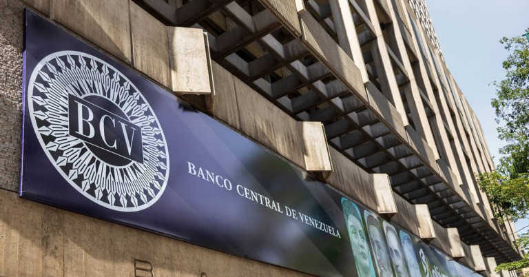 IGUALDAD: BCV logra que chamo que gana en dólares sea igual de pelabolas que todos los demás