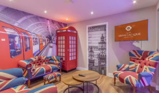 Hotel del aeropuerto estrena habitaciones temáticas de los 89 países que no puedes visitar con tu pasaporte