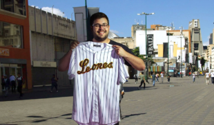 Desalojo de buhoneros logra que Los Leones del Caracas vendan su primera camisa original