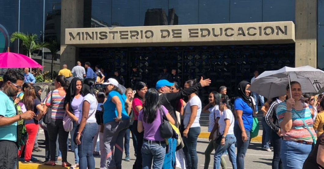 Ministerio de Educación prohíbe las matemáticas para que no se enseñe el MCM