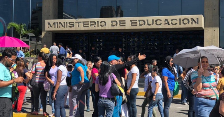 Ministerio de Educación prohíbe las matemáticas para que no se enseñe el  MCM