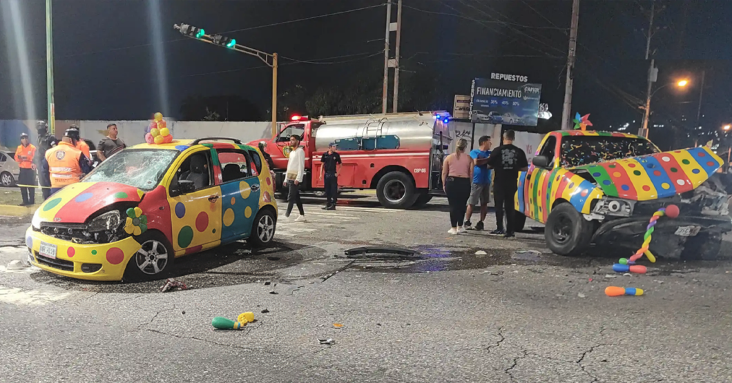 Al menos 150 heridos en choque entre carros de payasos