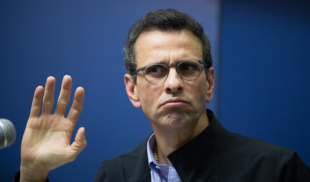 Capriles convencido de que la mejor forma de salir de Maduro es consentirlo hasta que sienta culpa