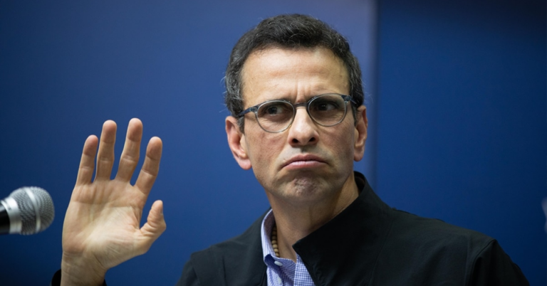 Capriles convencido de que la mejor forma de salir de Maduro es consentirlo hasta que sienta culpa