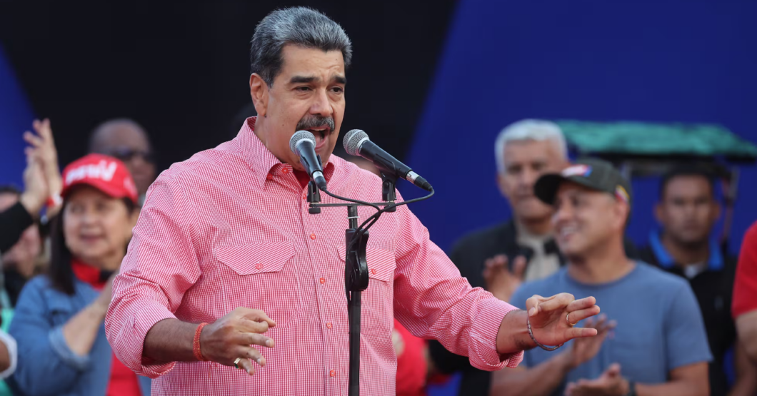 Maduro espanta a los marines americanos cantando Imagine