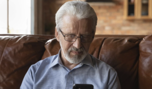 Venezolano en Miami asegura que el régimen no va a caer porque venezolano en Caracas merendó un cheesecake