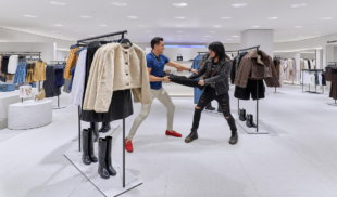 Rockero y toyotero se pelean por últimos pantalones tubito en Zara