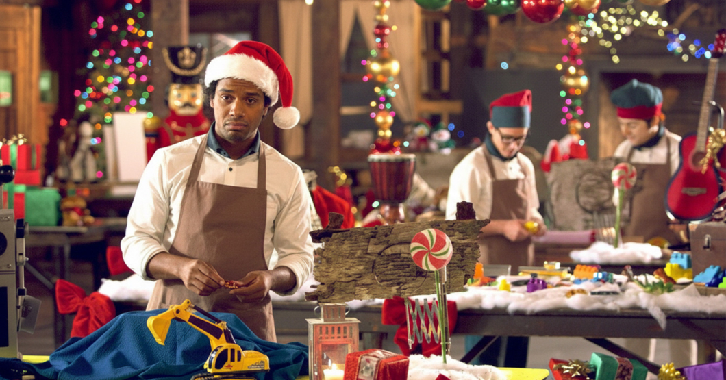 Hallan a venezolanos, peruanos y colombianos trabajando sin papeles en allanamiento al taller de Santa Claus