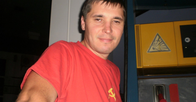 Comunista extranjero defiende la revolución desde la comodidad de no saber qué es una tasa BCV