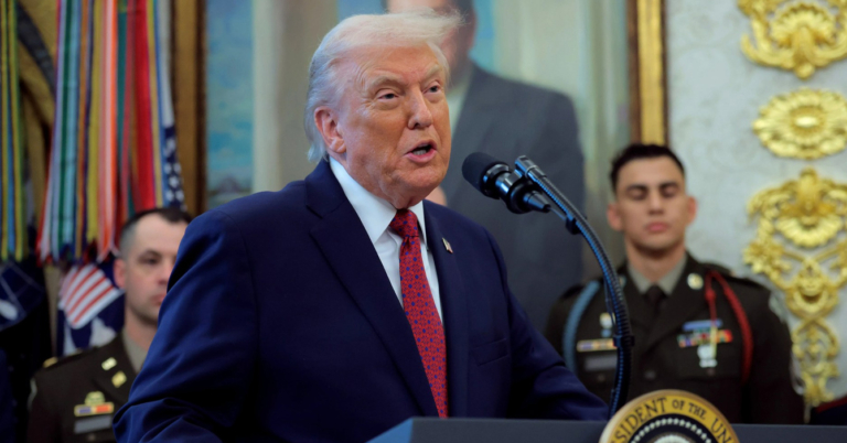 Trump declara guarapita casera como arma de destrucción masiva