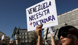 Izquierdistas del mundo salen a protestar por la falta de dictadura en Venezuela