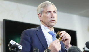 Abogados de Maduro exigen que le permitan usar su Rolex de soporte emocional