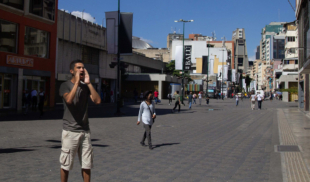Se empiezan a escuchar los primeros venezolanos gritando que compren bolívares