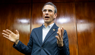 Capriles le pide a Delcy crear un Bolívar que valga 5 dólares