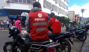 Chavistas preocupados porque PDVSA dejará de ser una cooperativa de mototaxis