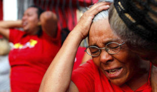 Chavista triste porque Estados Unidos paga el petróleo con dinero y no con absolutamente nada como Cuba