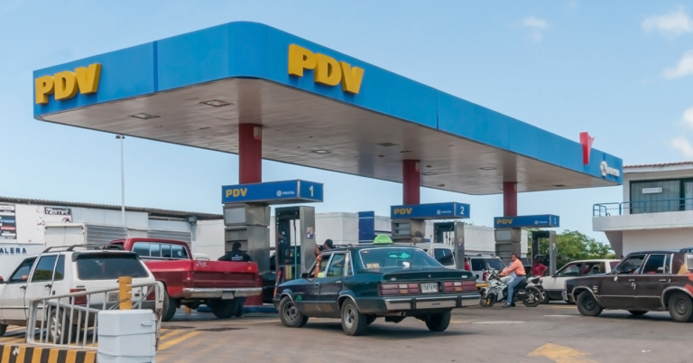 PDVSA vende gasolina premium aceptando tu carro como método de pago