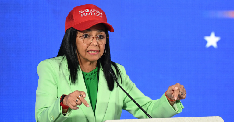 Chavismo impulsa ley que libera a los presos políticos que ellos decían que no existían