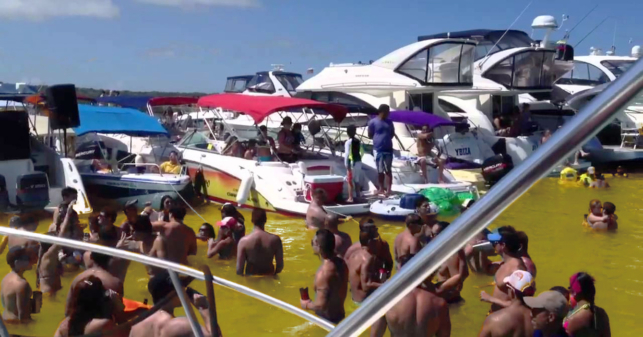 Venezuela se convierte en el primer país con una playa 100% de orina