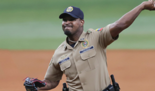 Magallanes demuestran que son el hampa seria saliendo a jugar con uniformes de la PNB
