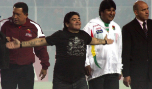 Comunista argentino le reprocha a Messi que Maradona se reunía con mejores violadores
