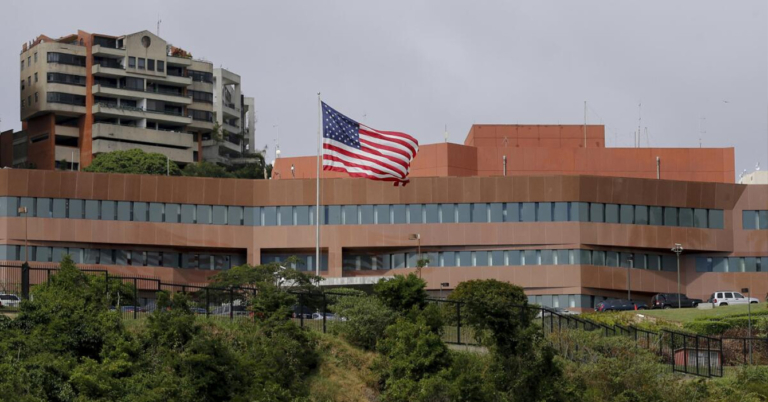 Embajada americana reanuda los servicios de negación de visas en Caracas
