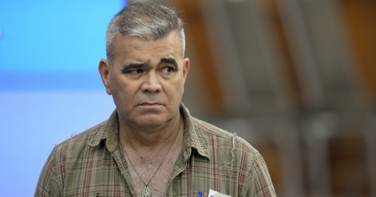 Padrino López pregunta dónde es que depositan la pensión