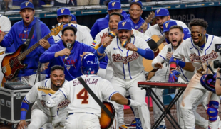 Selección de Venezuela graba Free Cover en el dugout