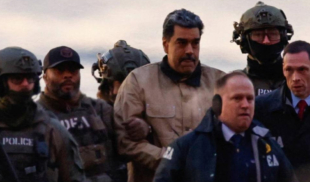 Estados Unidos permite a Delcy pagar abogados de Maduro con el sueldo de los maestros