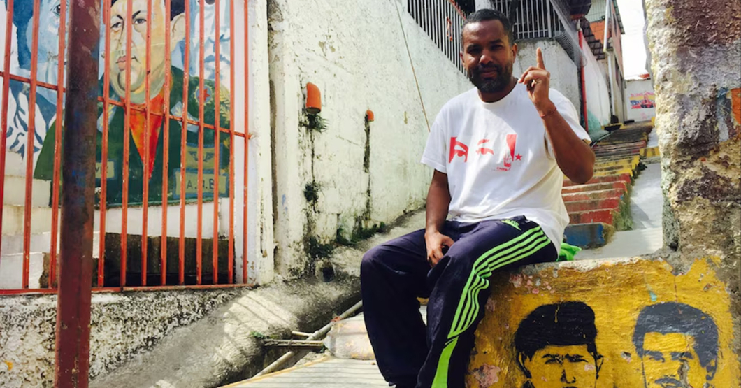 Chavista molesto porque ahora el chavismo lo trata como opositor