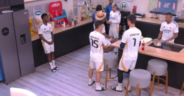 Nueva temporada de la casa de Alofoke se grabará en el vestuario del Real Madrid