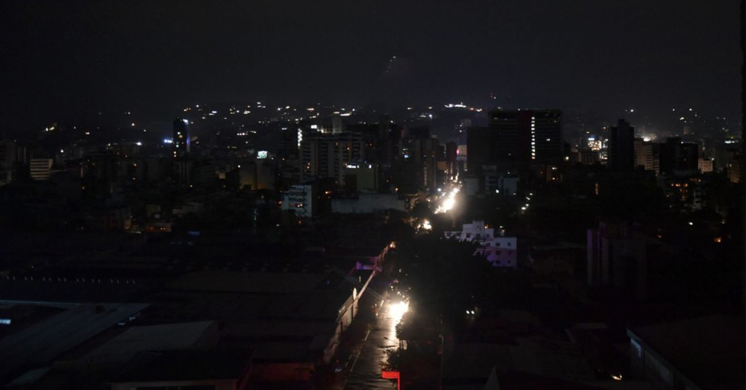 Cesan las denuncias por cortes de luz porque ya nadie tiene batería