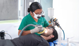 Facultad de odontología lanza curso de latonería y pintura para montar carillas